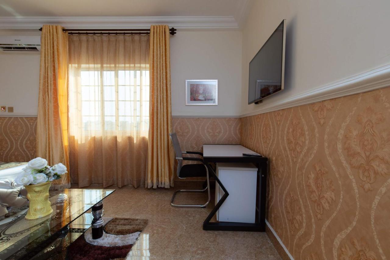 Ag Hotel And Suites Ogbodjo Exterior photo